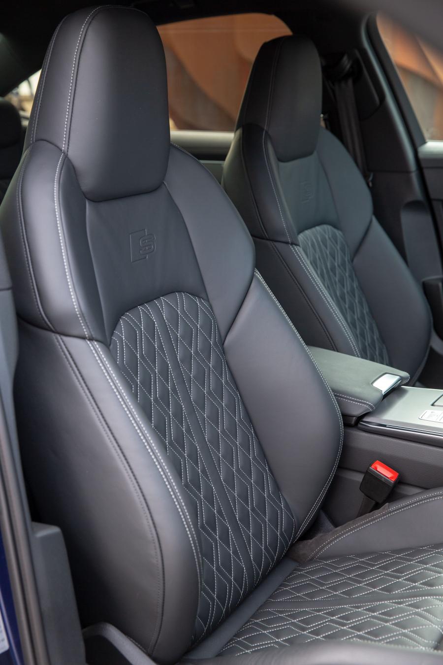 Интерьер Audi S6 Sedan TDI (C8) 2019 года  (UK) (фото 39 из 40)